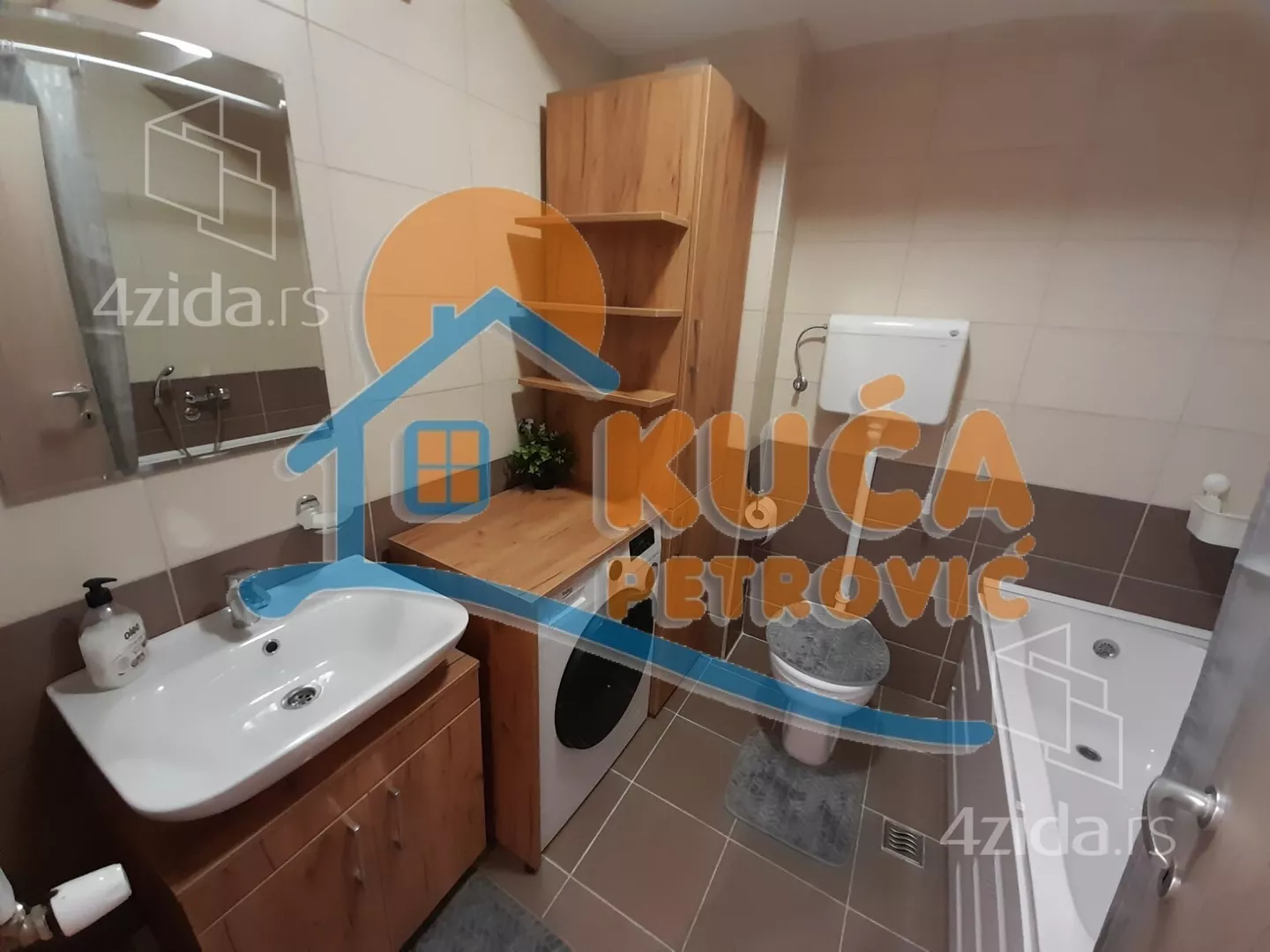 Jednoiposoban stan | 4zida