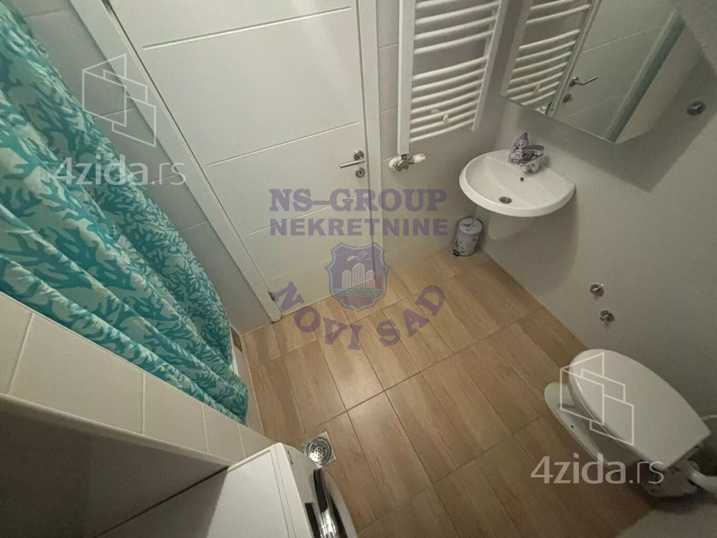 Četvoroiposoban stan | 4zida