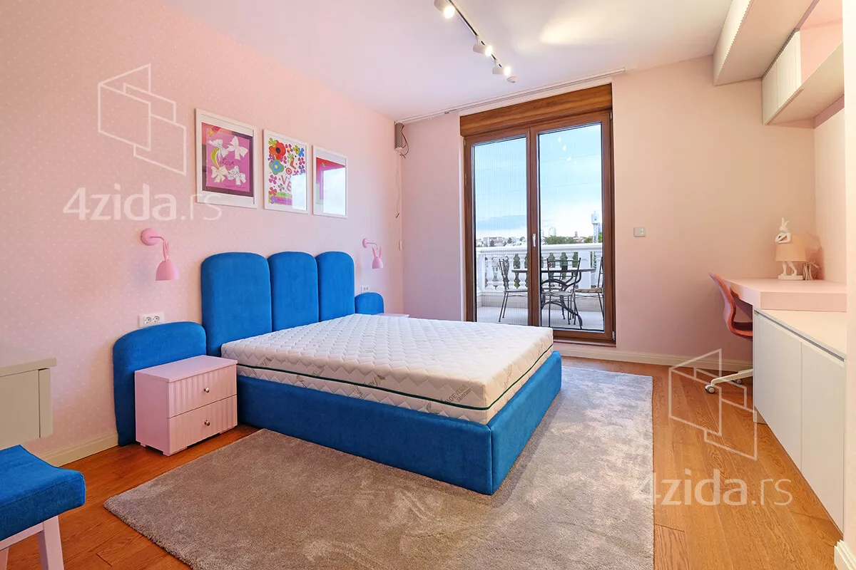 Šestosoban stan | 4zida