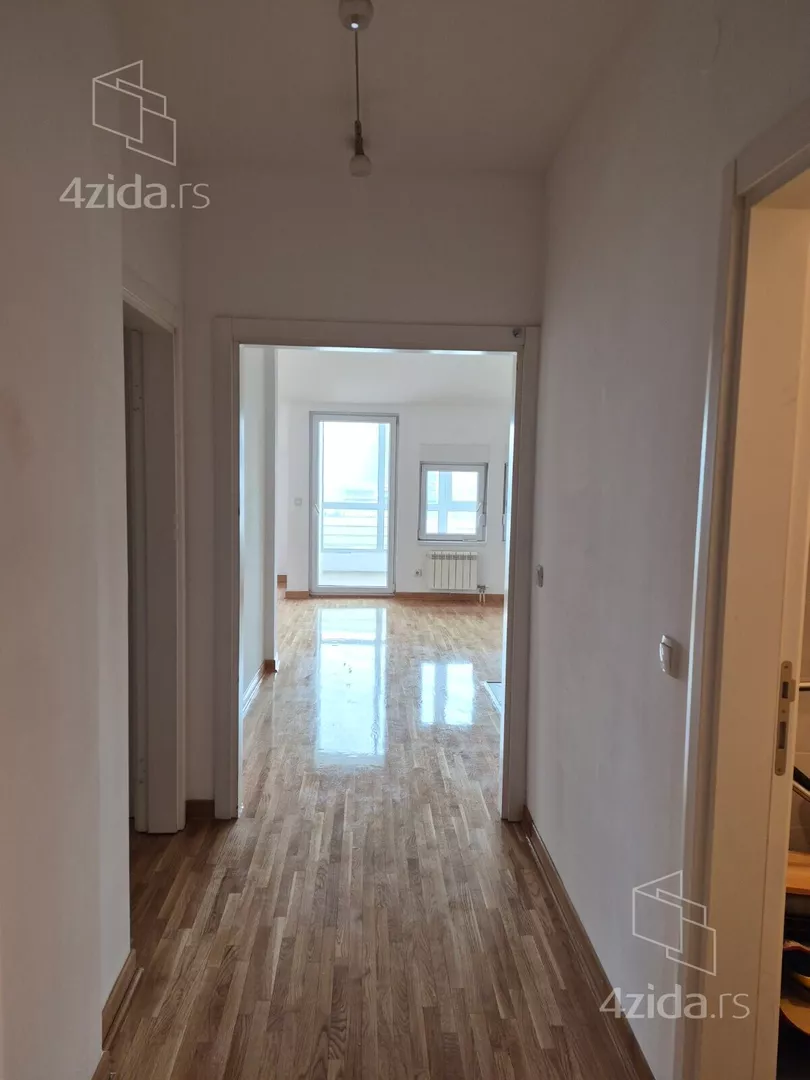 Četvoroiposoban stan | 4zida