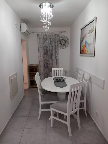 1. Maja 22A | 4zida.rs