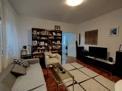 Skupština | 4zida.rs
