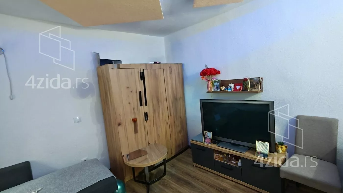 Četvoroiposoban stan | 4zida
