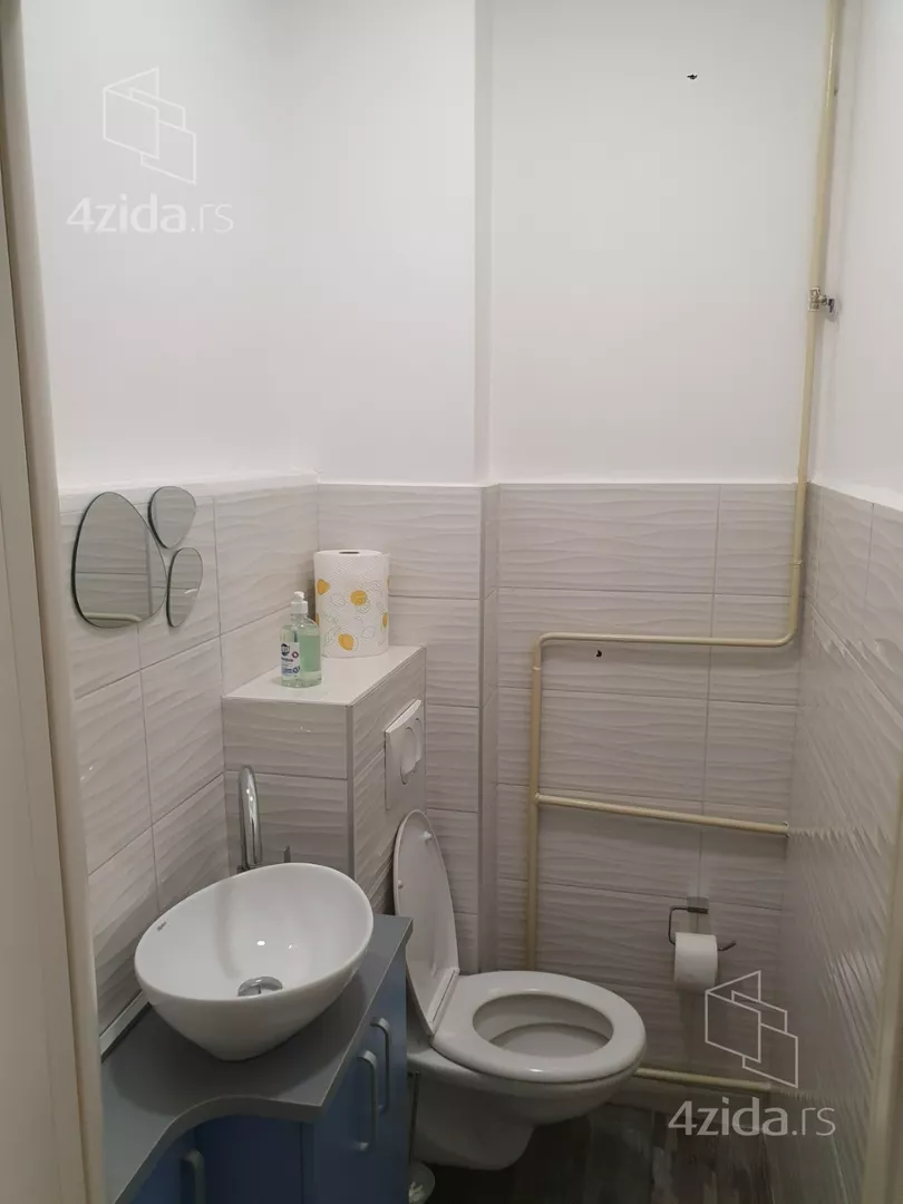 Lokal | 4zida