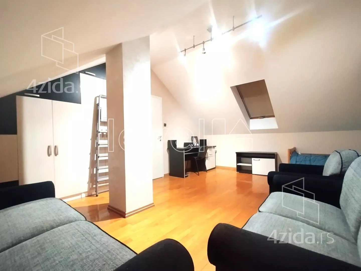 Petosoban stan | 4zida