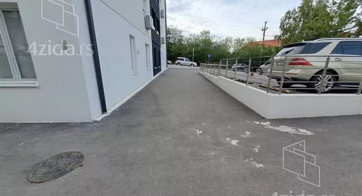 Poslovni prostor | 4zida