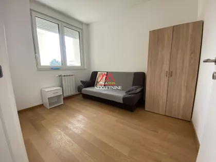 Pavla Papa | 4zida.rs