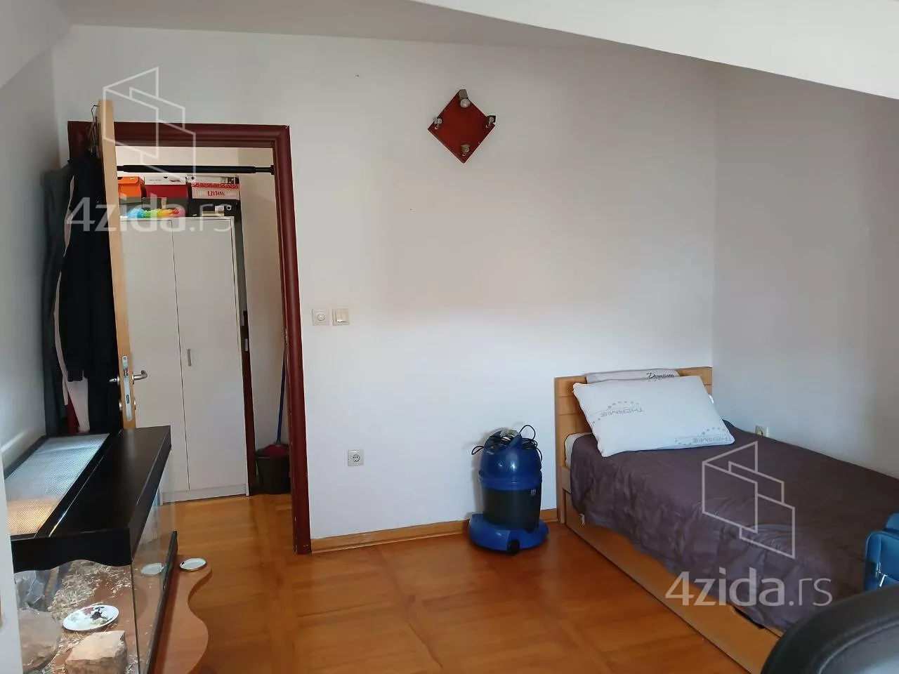 Petosoban stan | 4zida