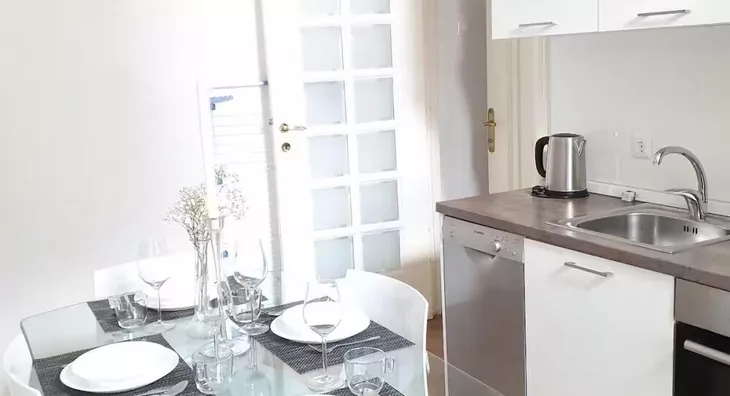 Četvoroiposoban stan | 4zida