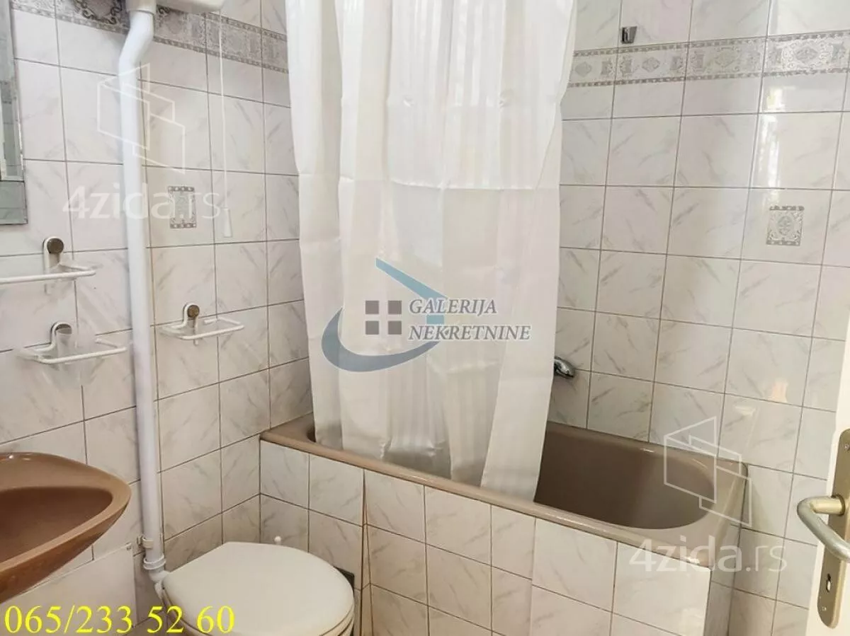 Četvoroiposoban stan | 4zida