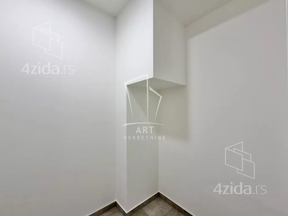 Lokal | 4zida