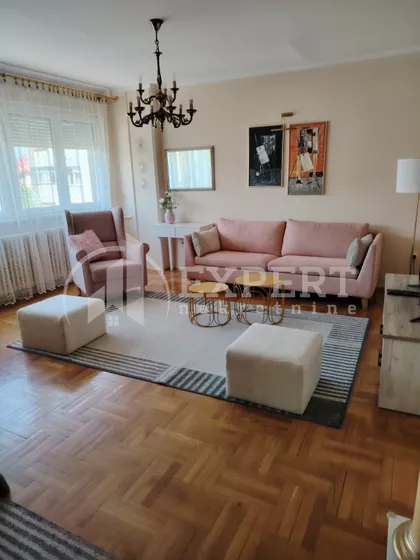 Trg učitelja Tase | 4zida.rs