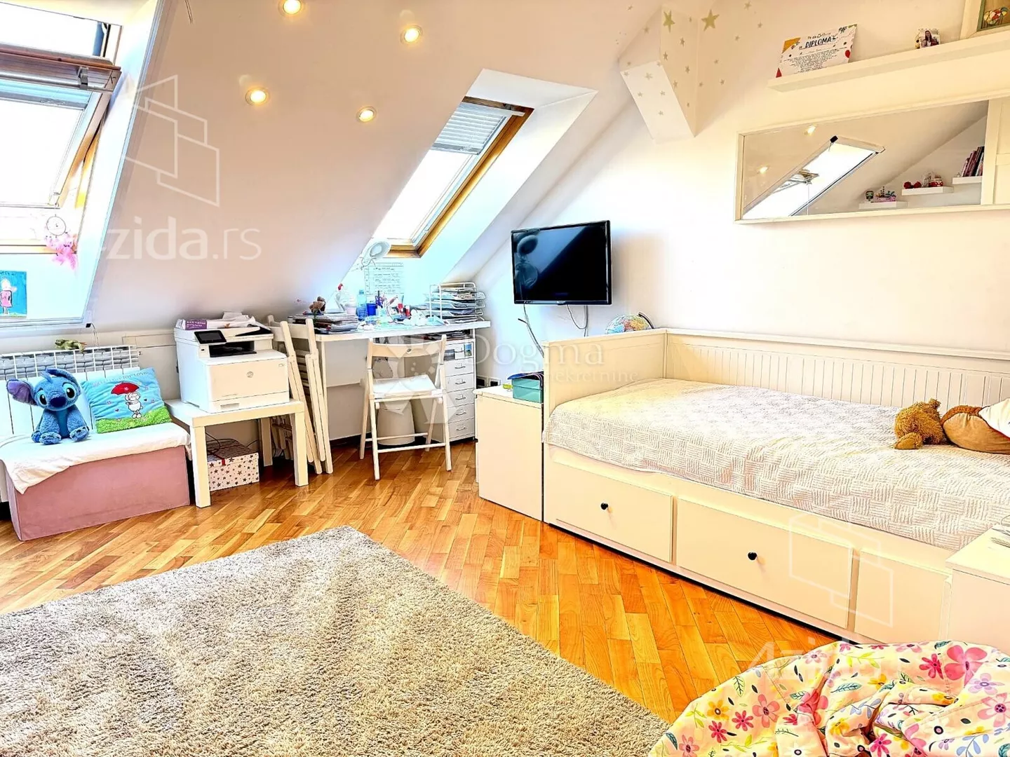 Petosoban stan | 4zida