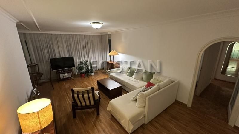 Troiposoban stan, Beograd