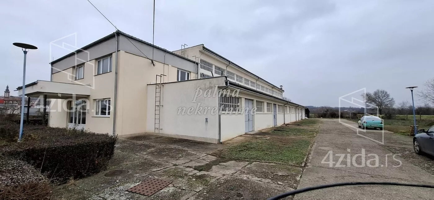 Poslovna zgrada | 4zida