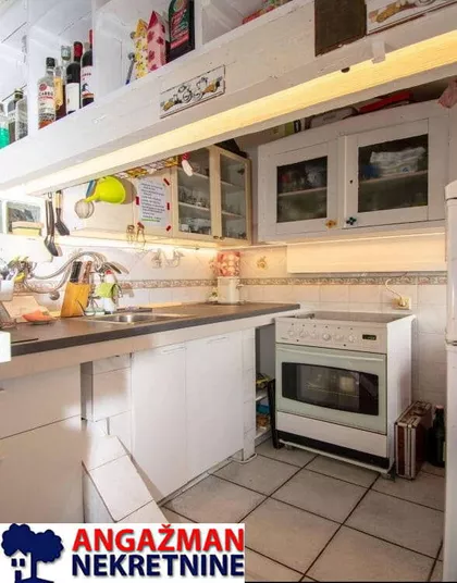 Cara Uroša | 4zida.rs