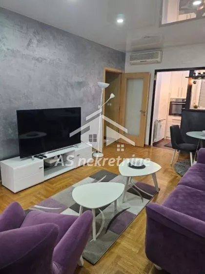 Crveni Krst Vračar | 4zida.rs