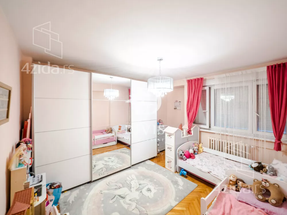 Troiposoban stan | 4zida