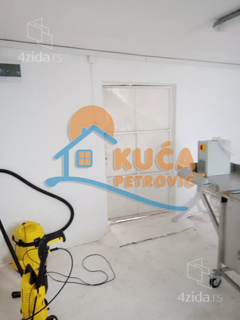 Lokal | 4zida