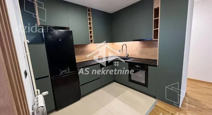 Četvoroiposoban stan | 4zida