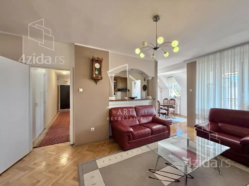 Troiposoban stan | 4zida