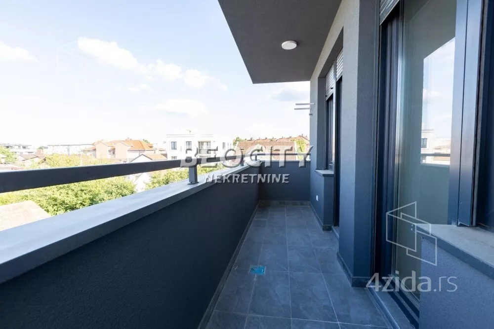 Četvoroiposoban stan | 4zida