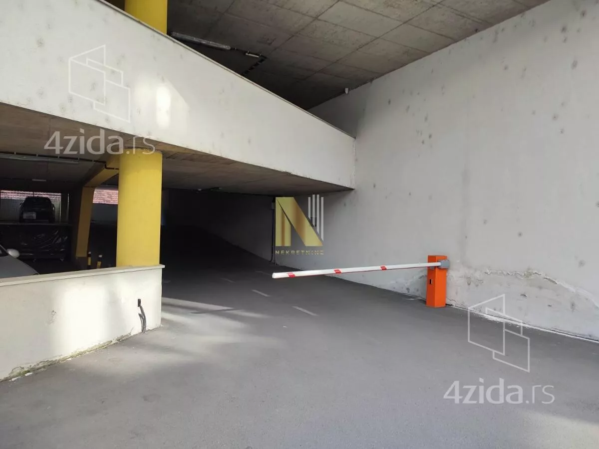 Parking | 4zida