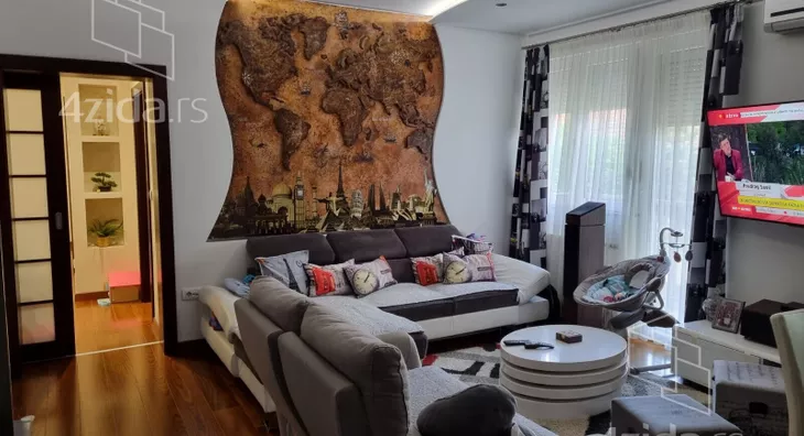 Četvoroiposoban stan | 4zida