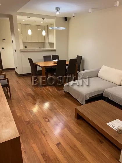 Trešnjinog cveta | 4zida.rs