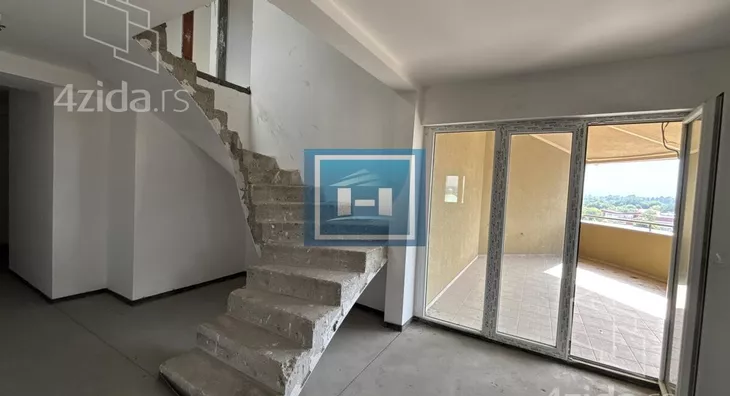 Šestosoban stan | 4zida