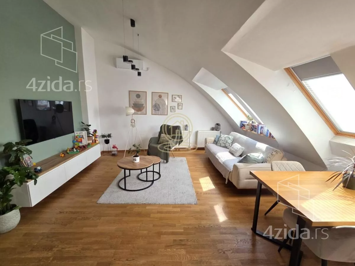 Troiposoban stan | 4zida