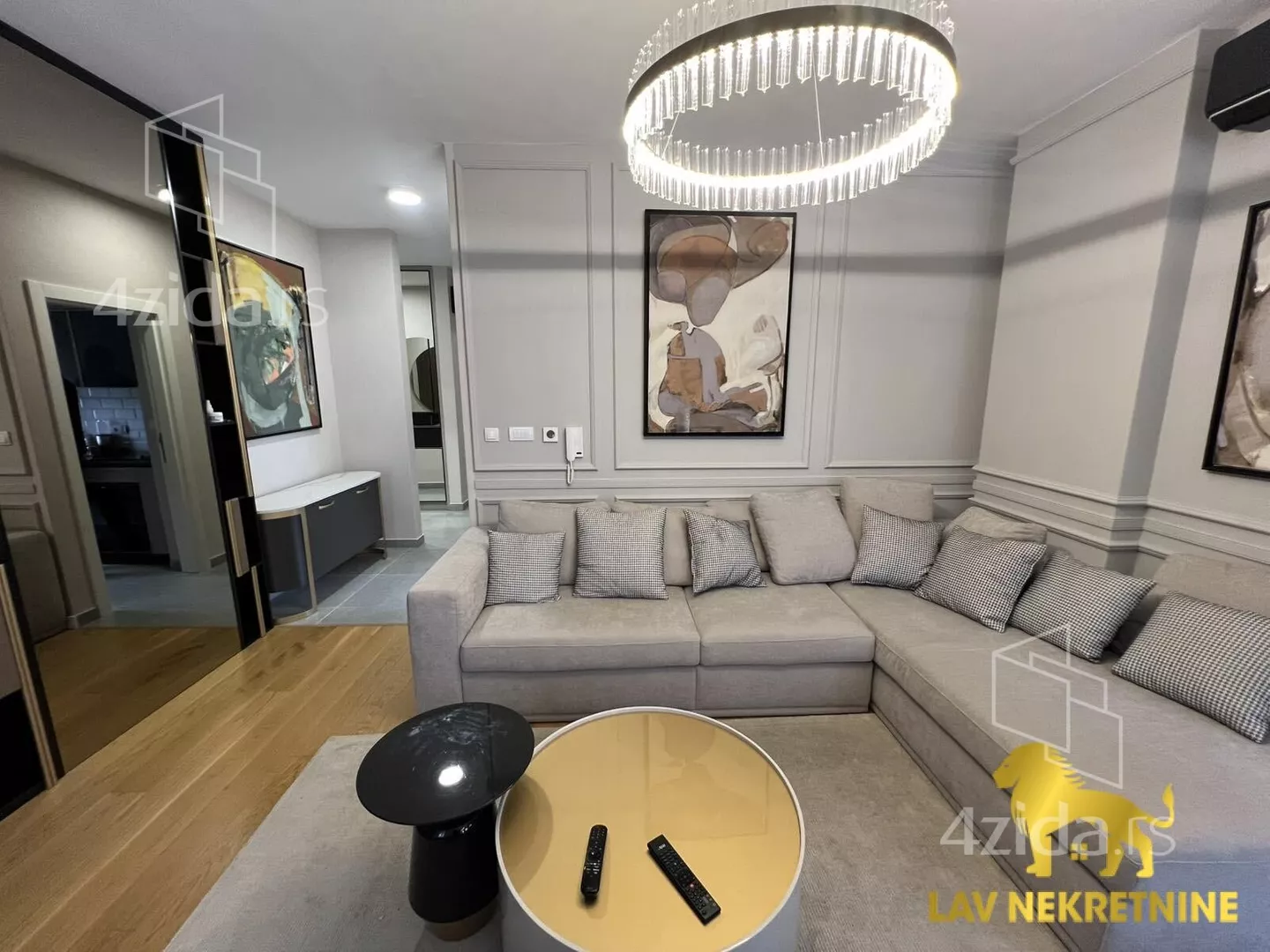 Troiposoban stan | 4zida