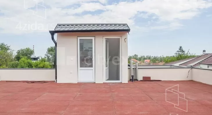 Poslovna zgrada | 4zida