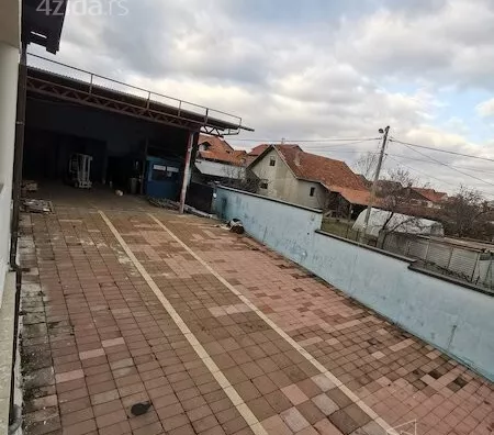 Lokal | 4zida