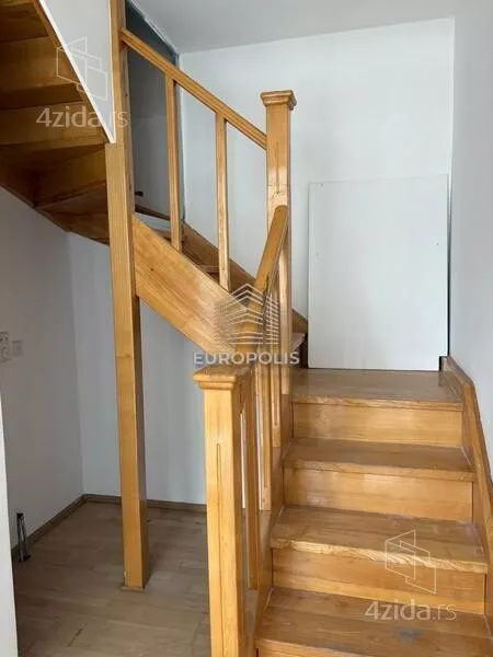 Šestosoban stan | 4zida