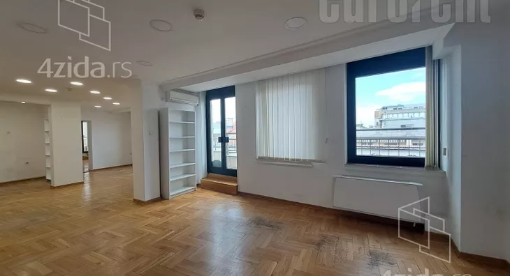 Šestosoban stan | 4zida