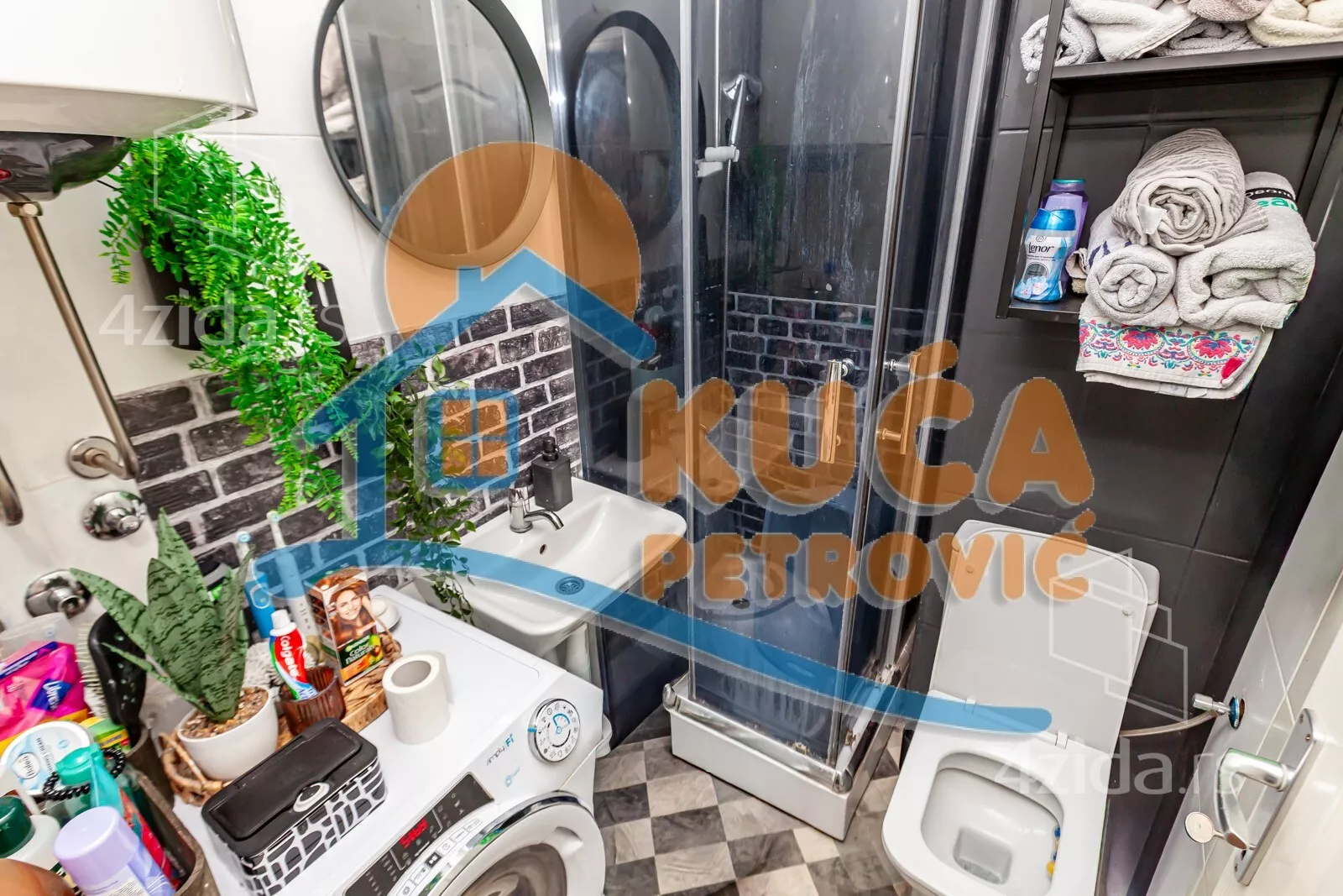 Jednoiposoban stan | 4zida