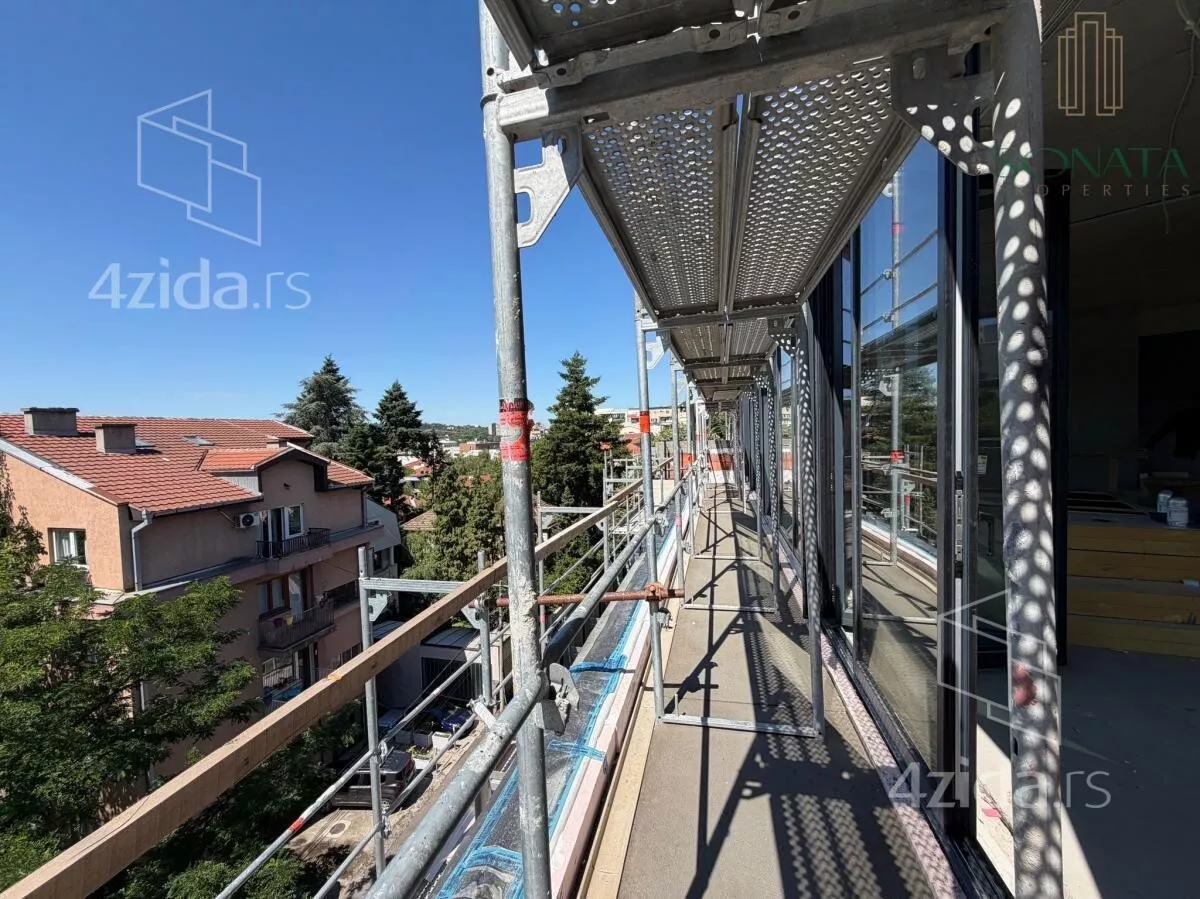 Šestosoban stan | 4zida