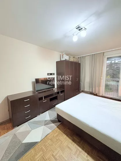 Karađorđev Trg | 4zida.rs