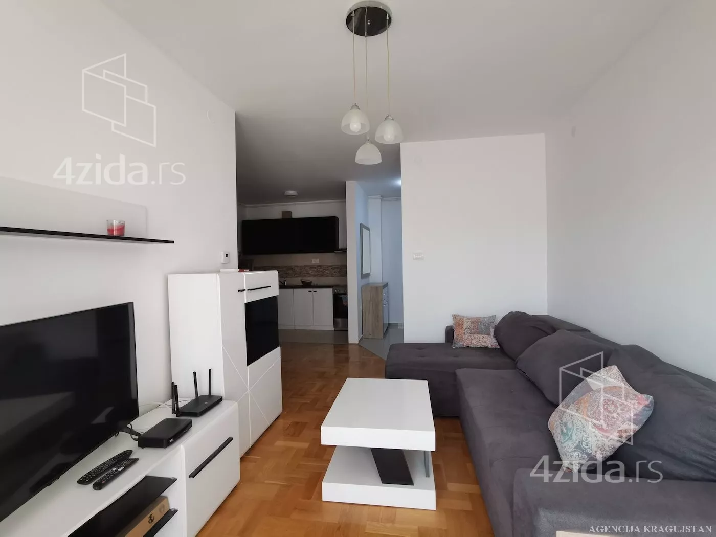 Dvoiposoban stan | 4zida