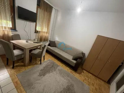 Dušana Radovića | 4zida.rs