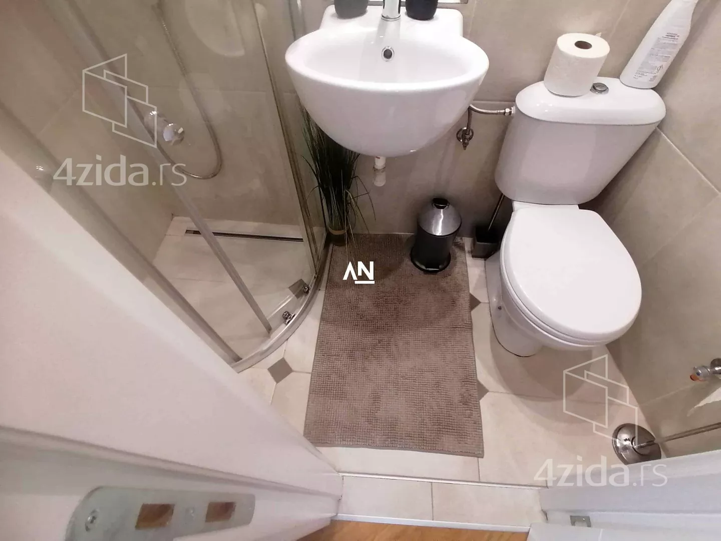 Petosoban stan | 4zida