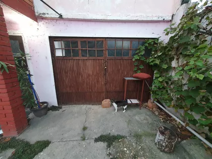 Stari Banovci | 4zida.rs