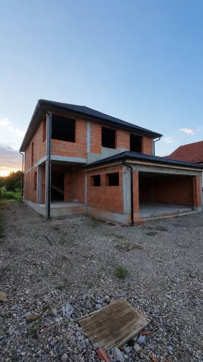 Iriška 25 | 4zida.rs