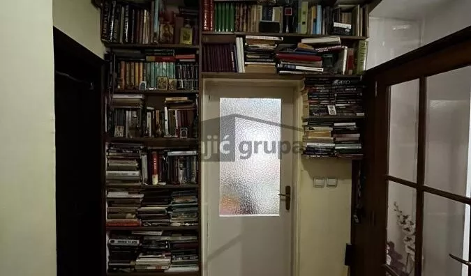 Šestosoban stan | 4zida