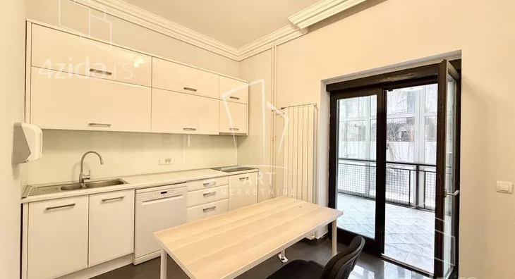 5-etažna kuća | 4zida