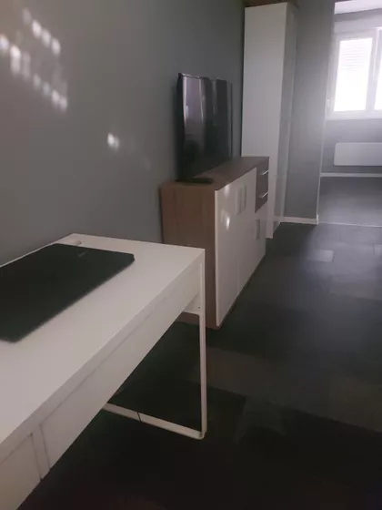 Nemanjina 20 | 4zida.rs