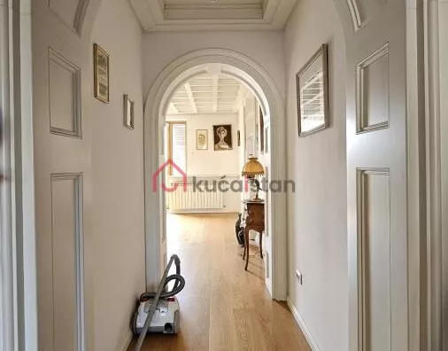 Sedmosoban stan | 4zida