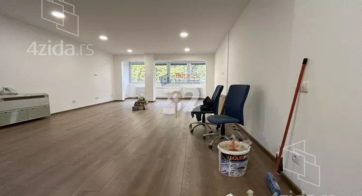 Četvoroiposoban stan | 4zida