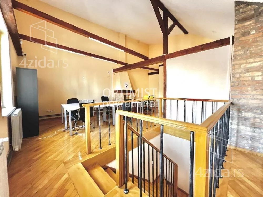 Šestoiposoban stan | 4zida